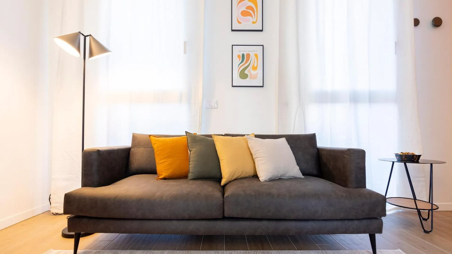 Caseospitali - Glam Flat, Nuovo Trilocale Di Design Zona Prada Milan 0*,  Italy