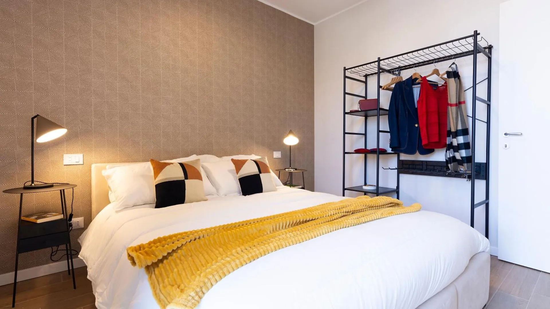Caseospitali - Glam Flat, Nuovo Trilocale Di Design Zona Prada Milan Apartment