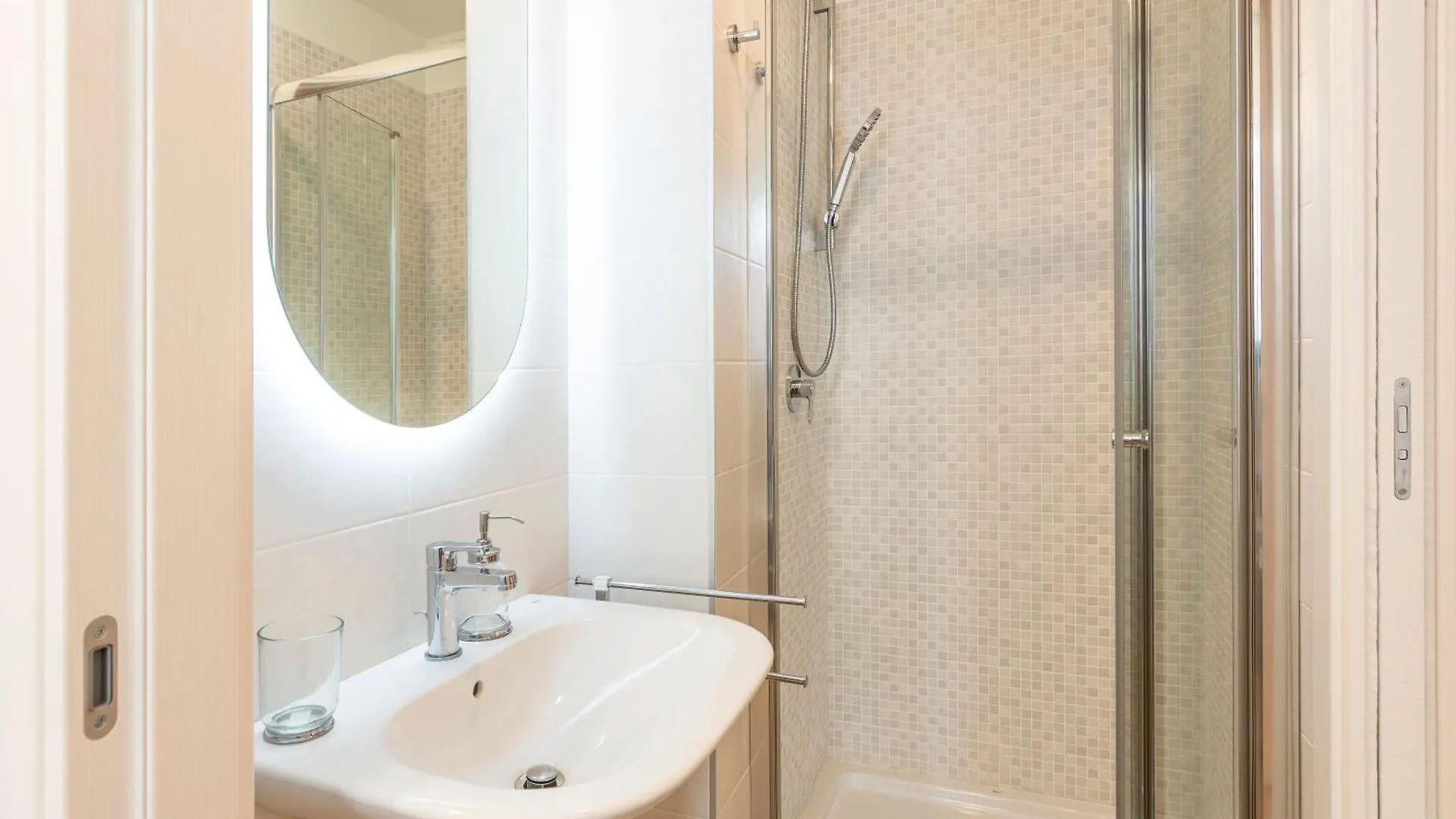 Apartment Caseospitali - Glam Flat, Nuovo Trilocale Di Design Zona Prada Milan Italy