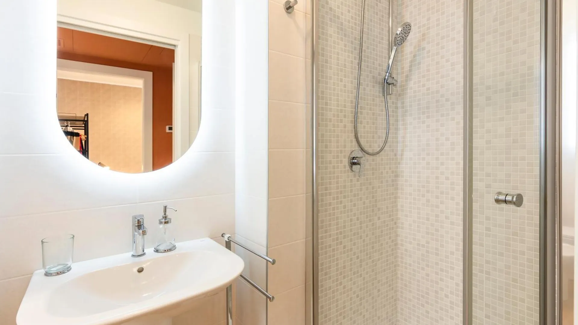 Caseospitali - Glam Flat, Nuovo Trilocale Di Design Zona Prada Milan Apartment