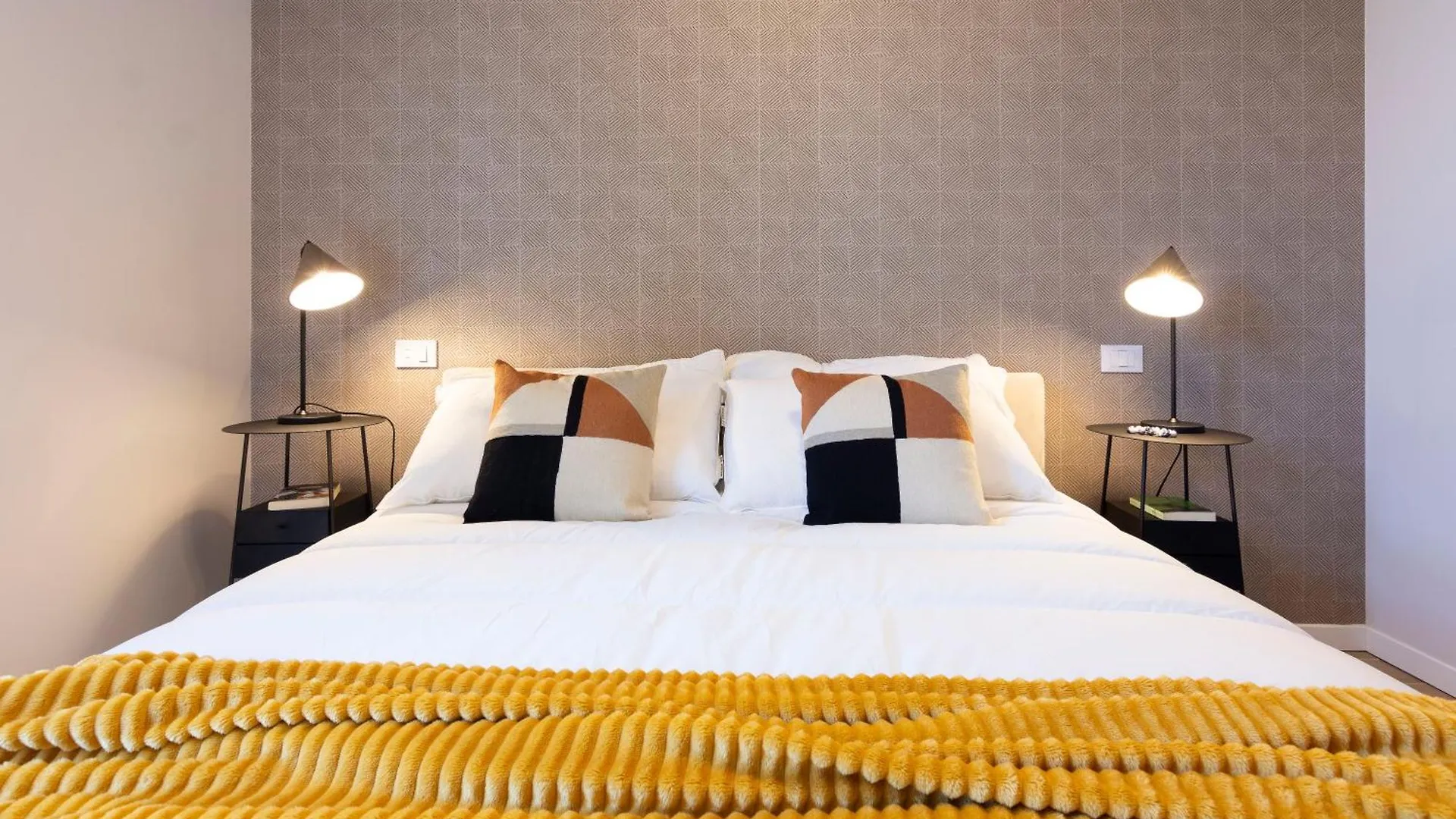 Caseospitali - Glam Flat, Nuovo Trilocale Di Design Zona Prada Milan Apartment